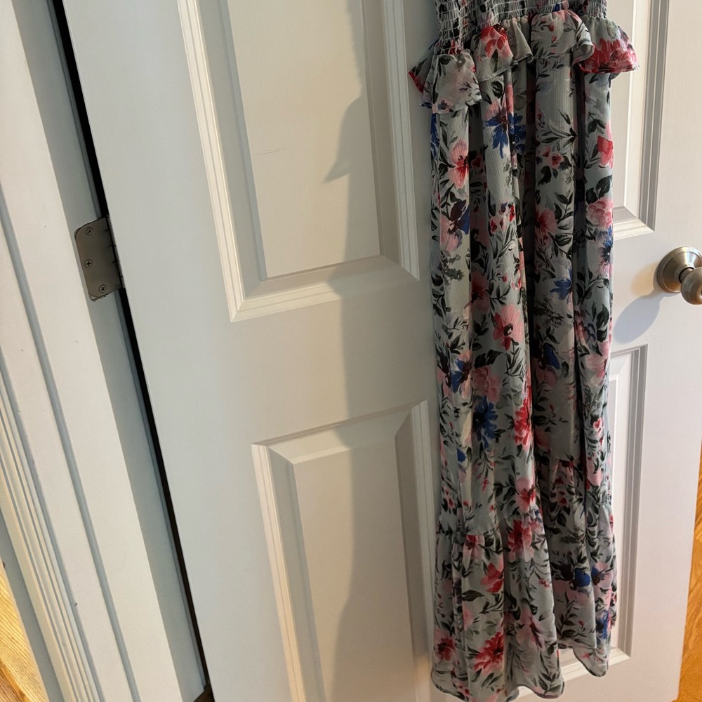 ASTR Ruffle Floral Dress - Picture 4 of 7